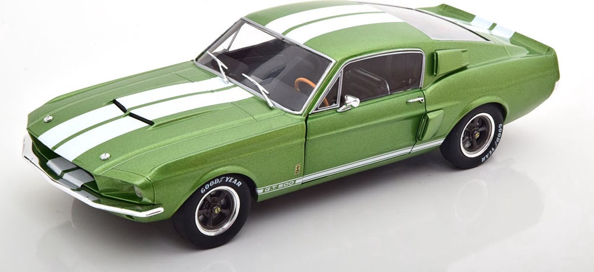 Ford Shelby Mustang GT500 1967 (Lime Groen) (26 cm) 1/18 Solido {Modelauto - Schaalmodel - Model auto}